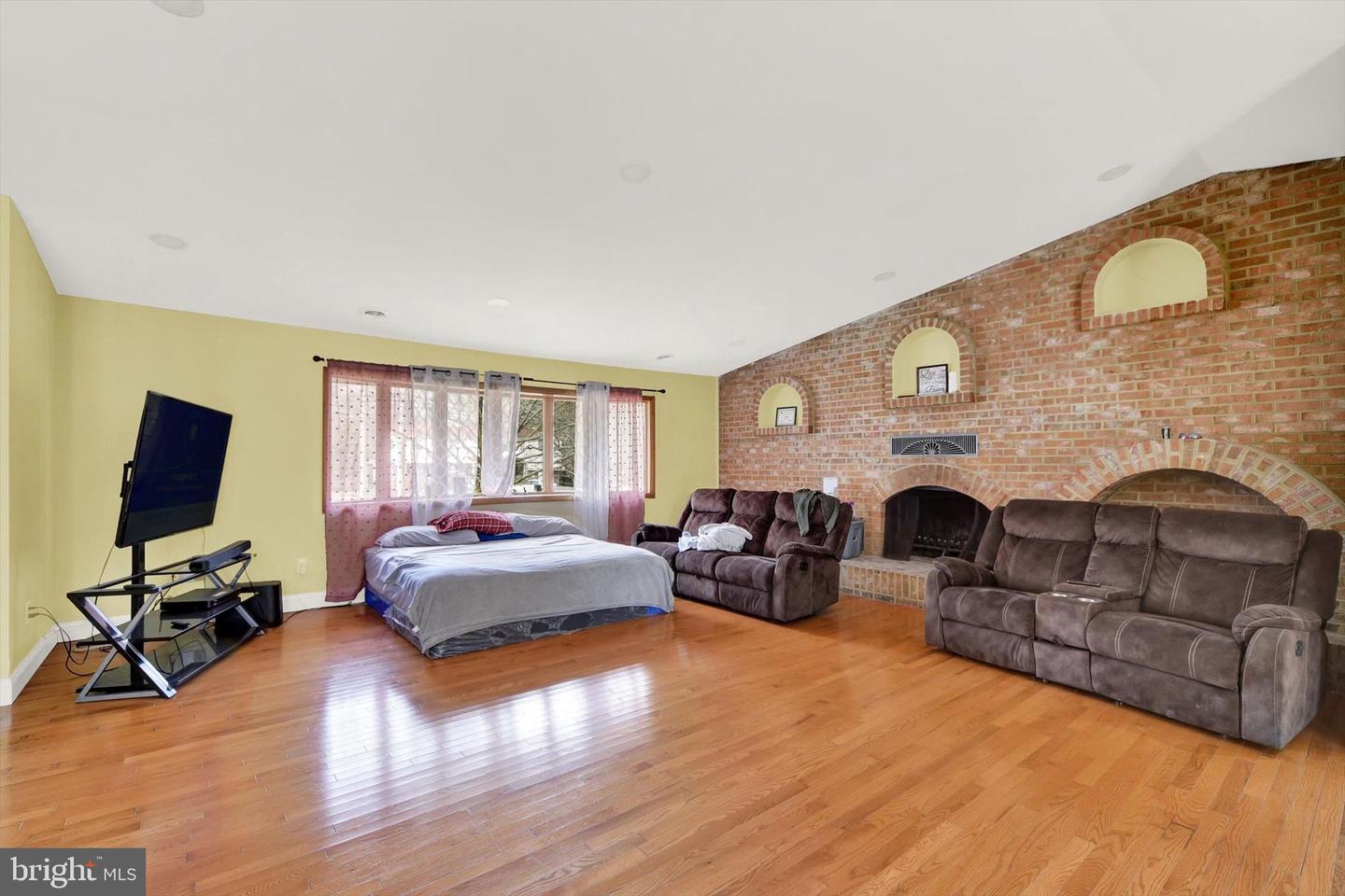 12821 Eastern Ave