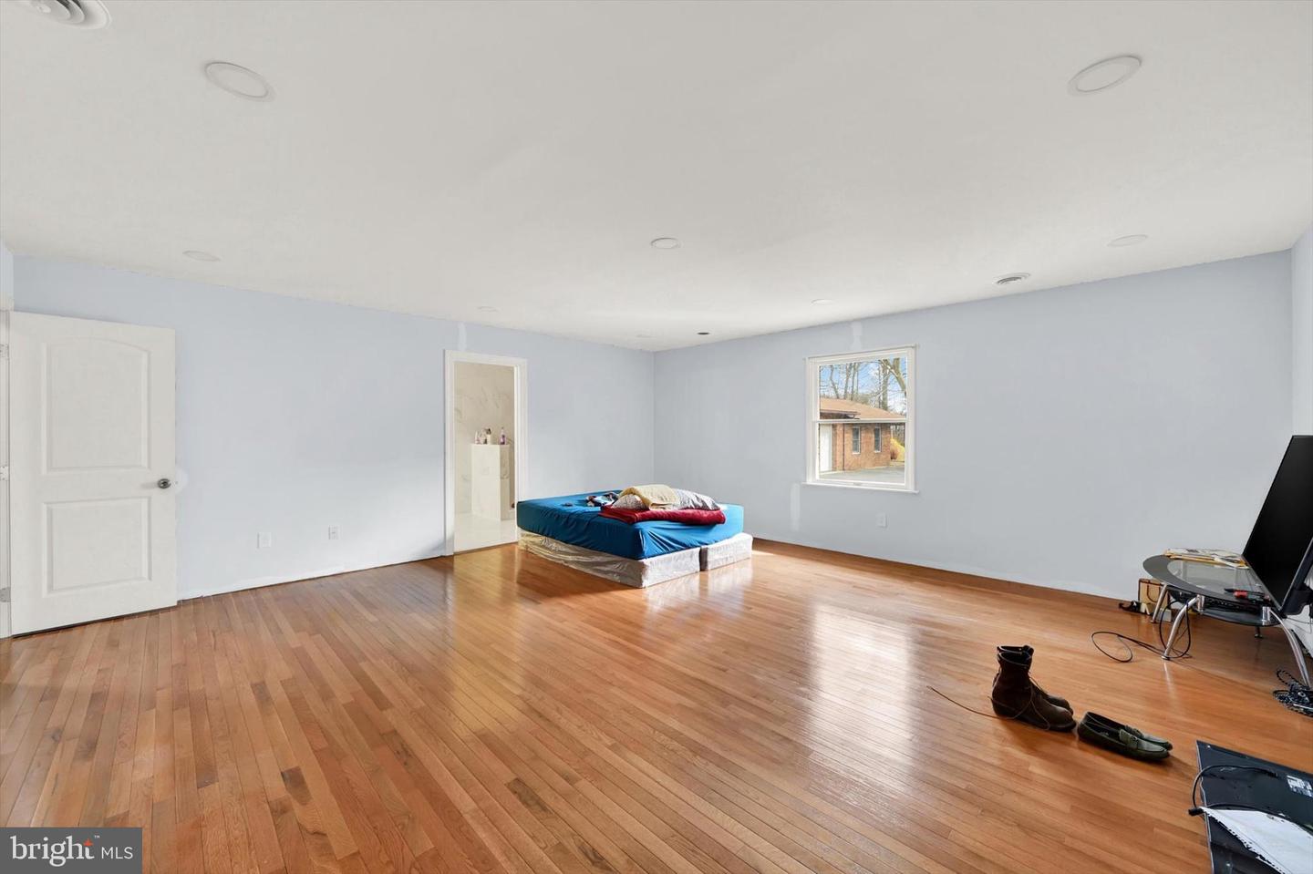 12821 Eastern Ave