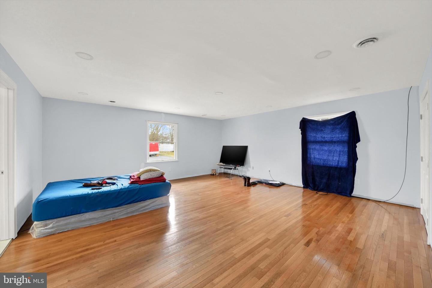 12821 Eastern Ave