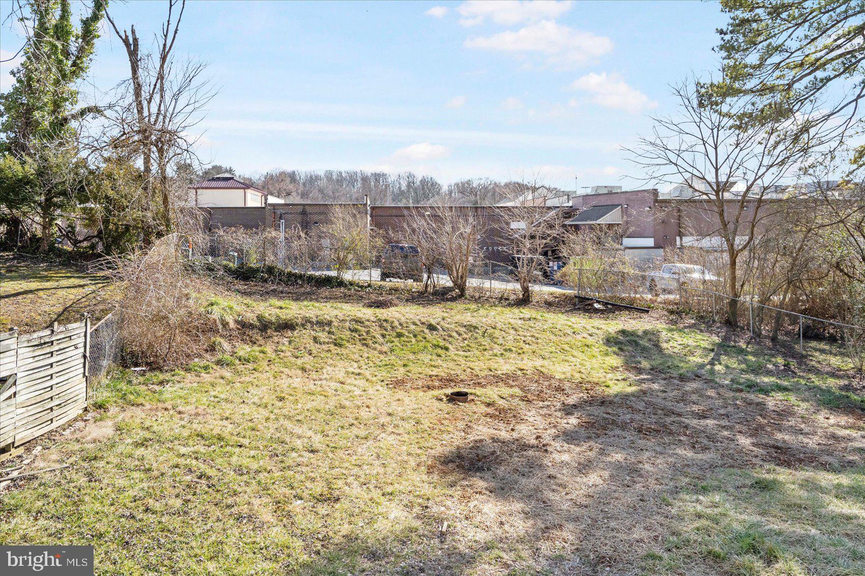 519 Warren Rd
