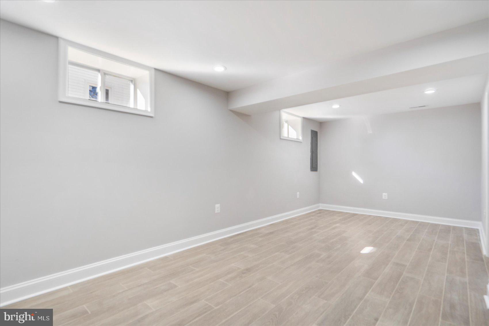 519 Warren Rd