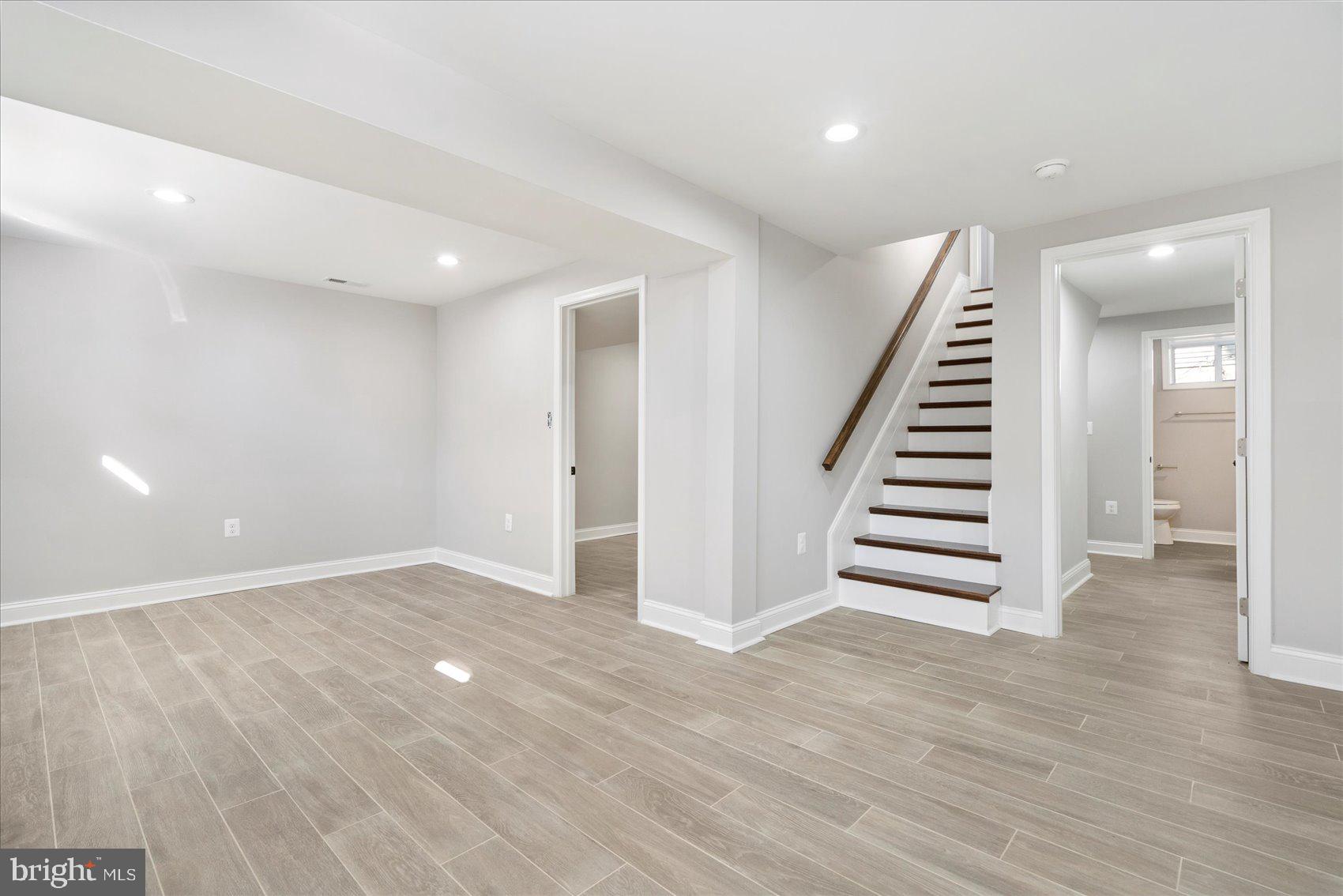 519 Warren Rd