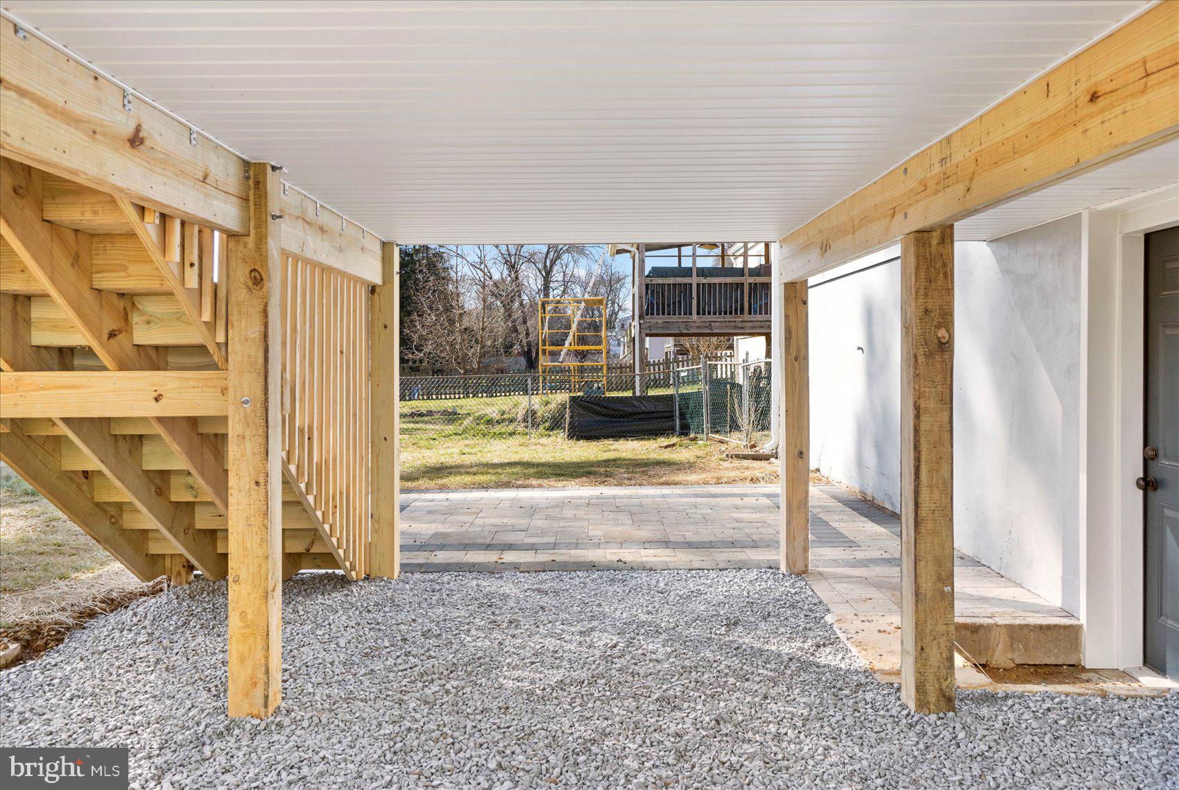 519 Warren Rd