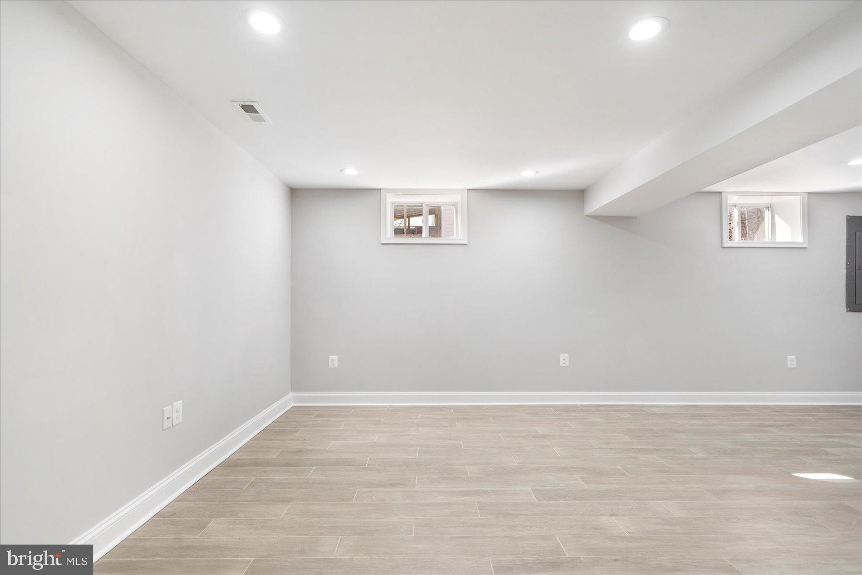 519 Warren Rd