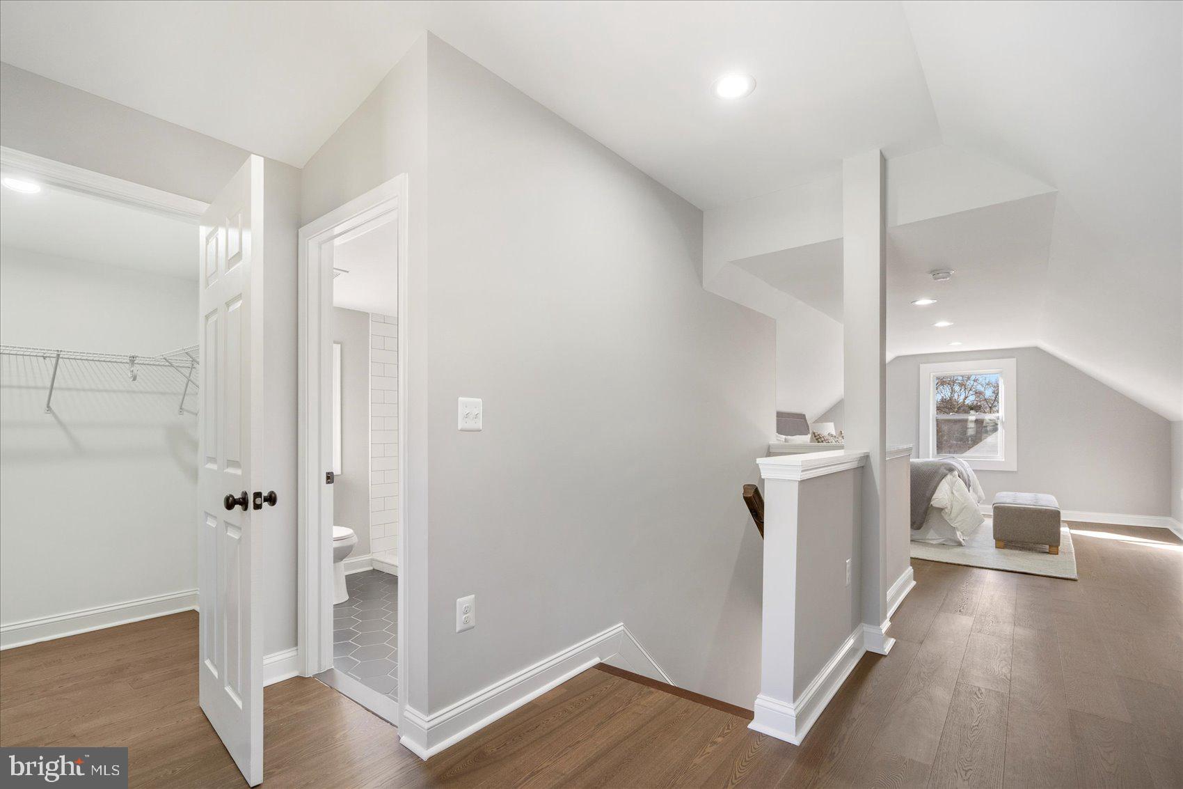 519 Warren Rd