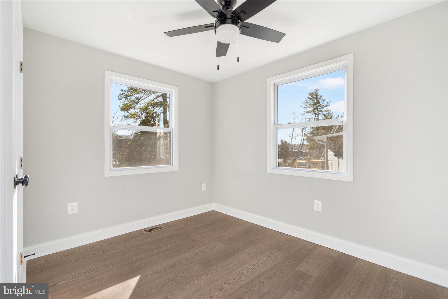 519 Warren Rd