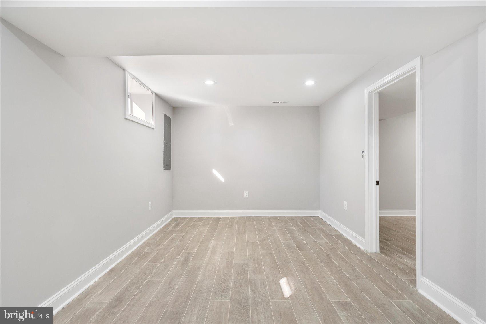 519 Warren Rd