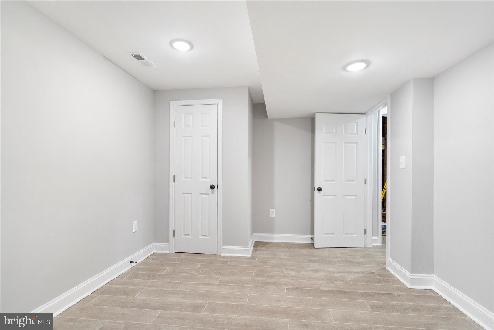 519 Warren Rd