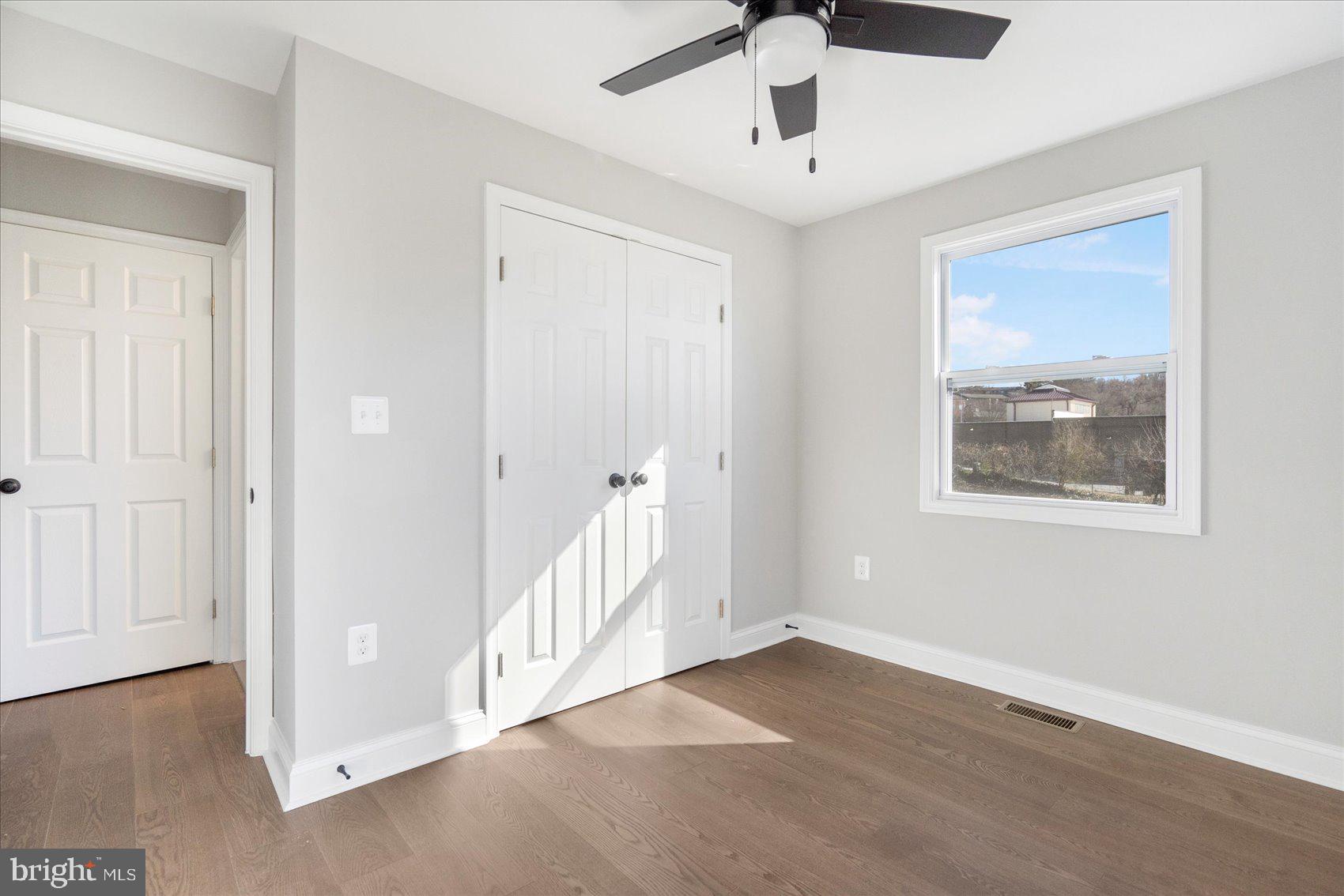 519 Warren Rd