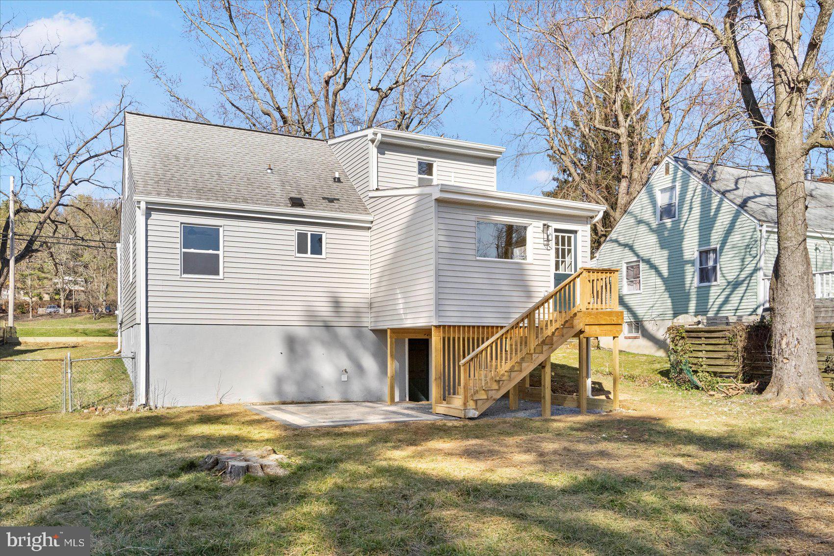 519 Warren Rd