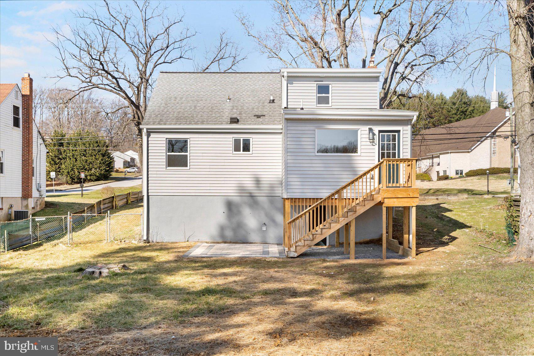 519 Warren Rd