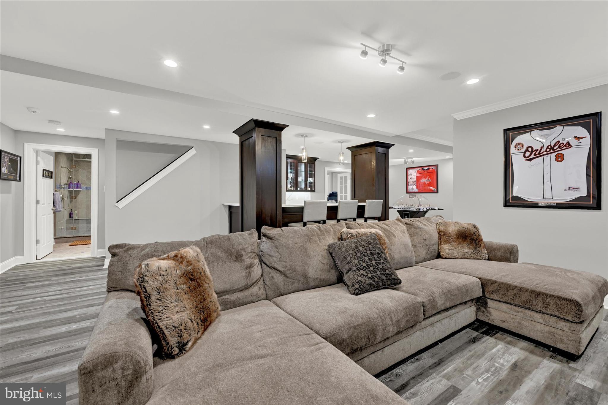 807 Dominion Ln