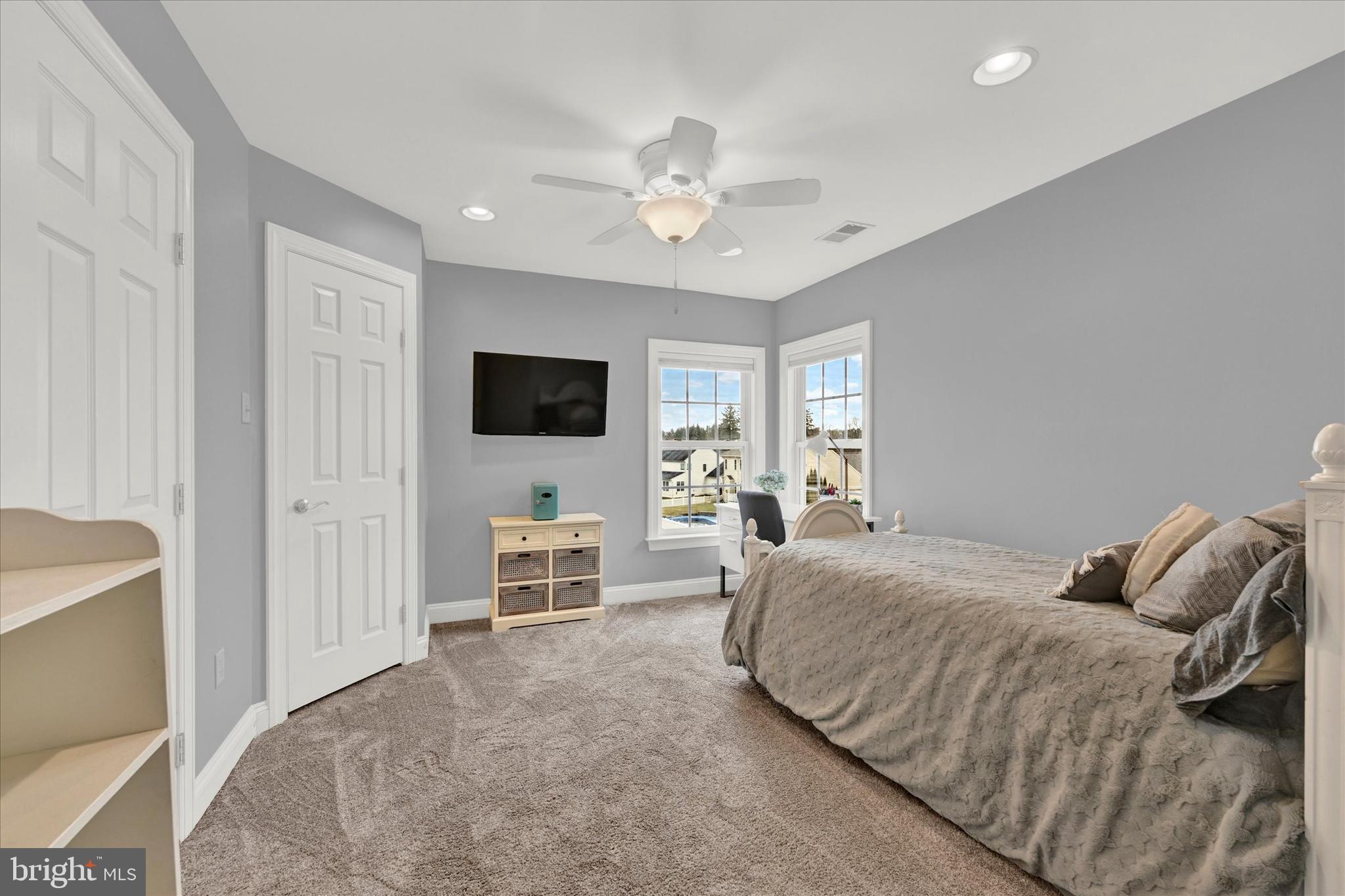 807 Dominion Ln
