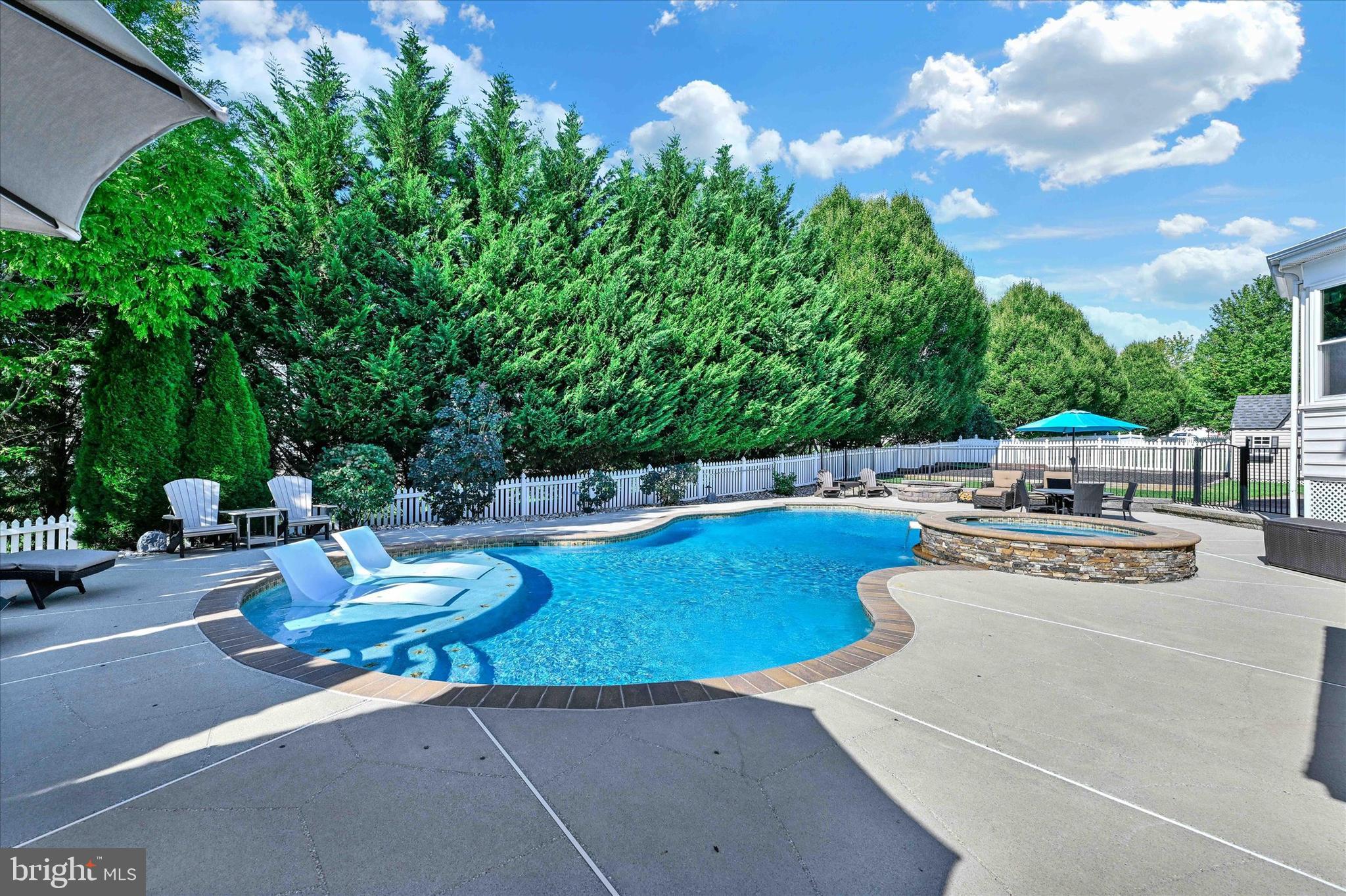 807 Dominion Ln