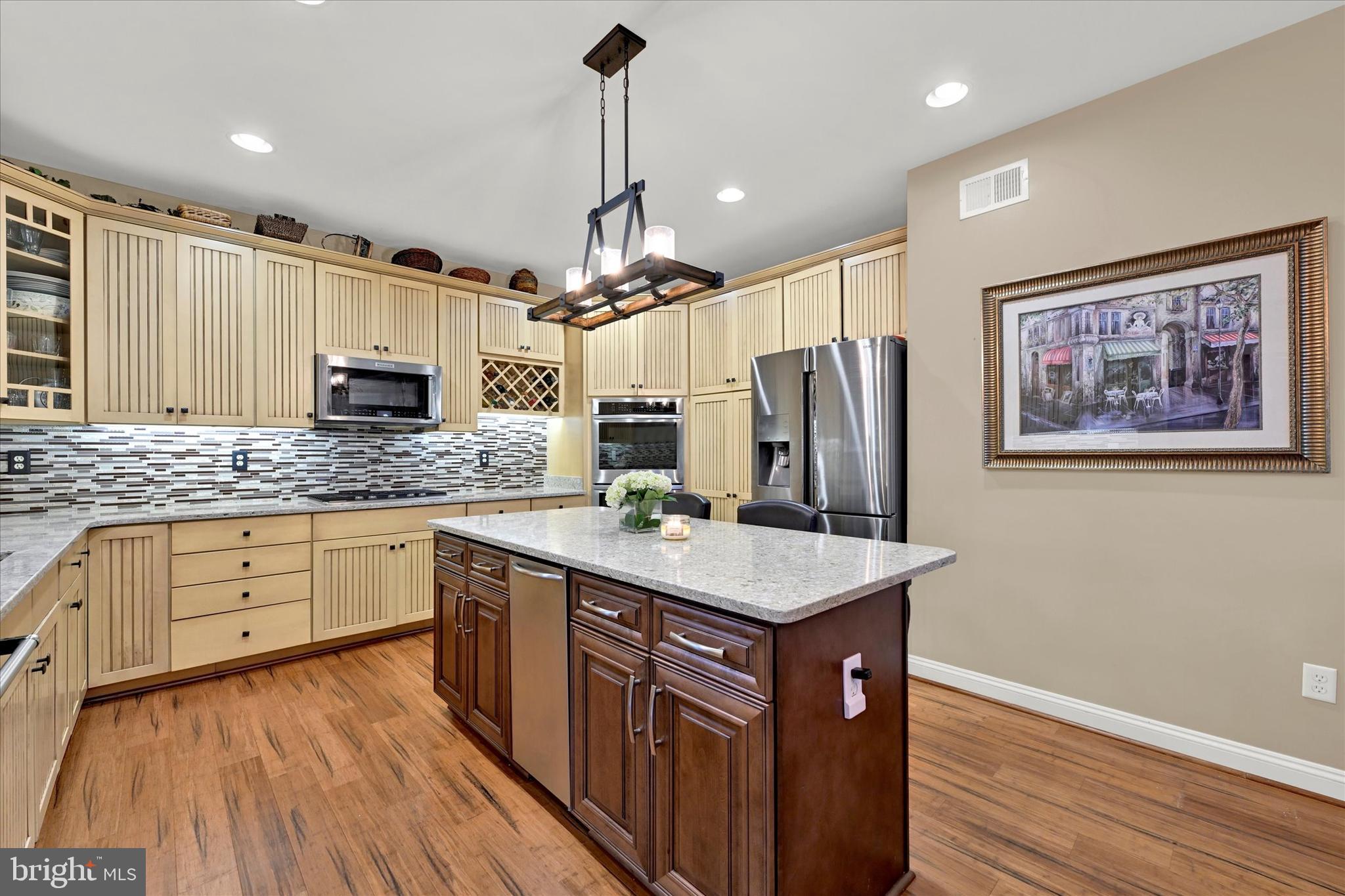 807 Dominion Ln