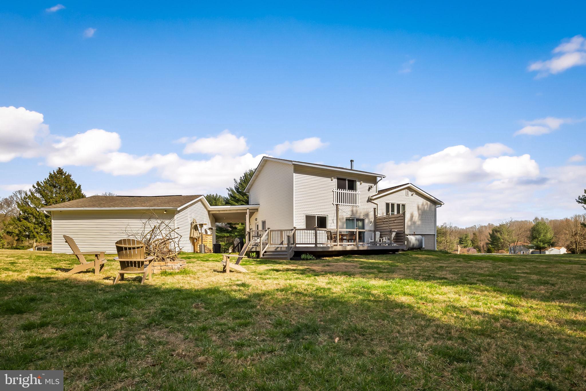 6 Hounds Hollow Ct