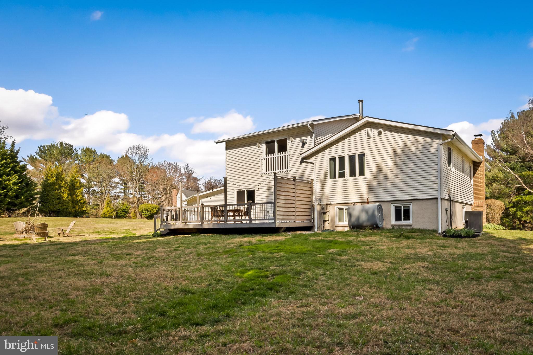 6 Hounds Hollow Ct