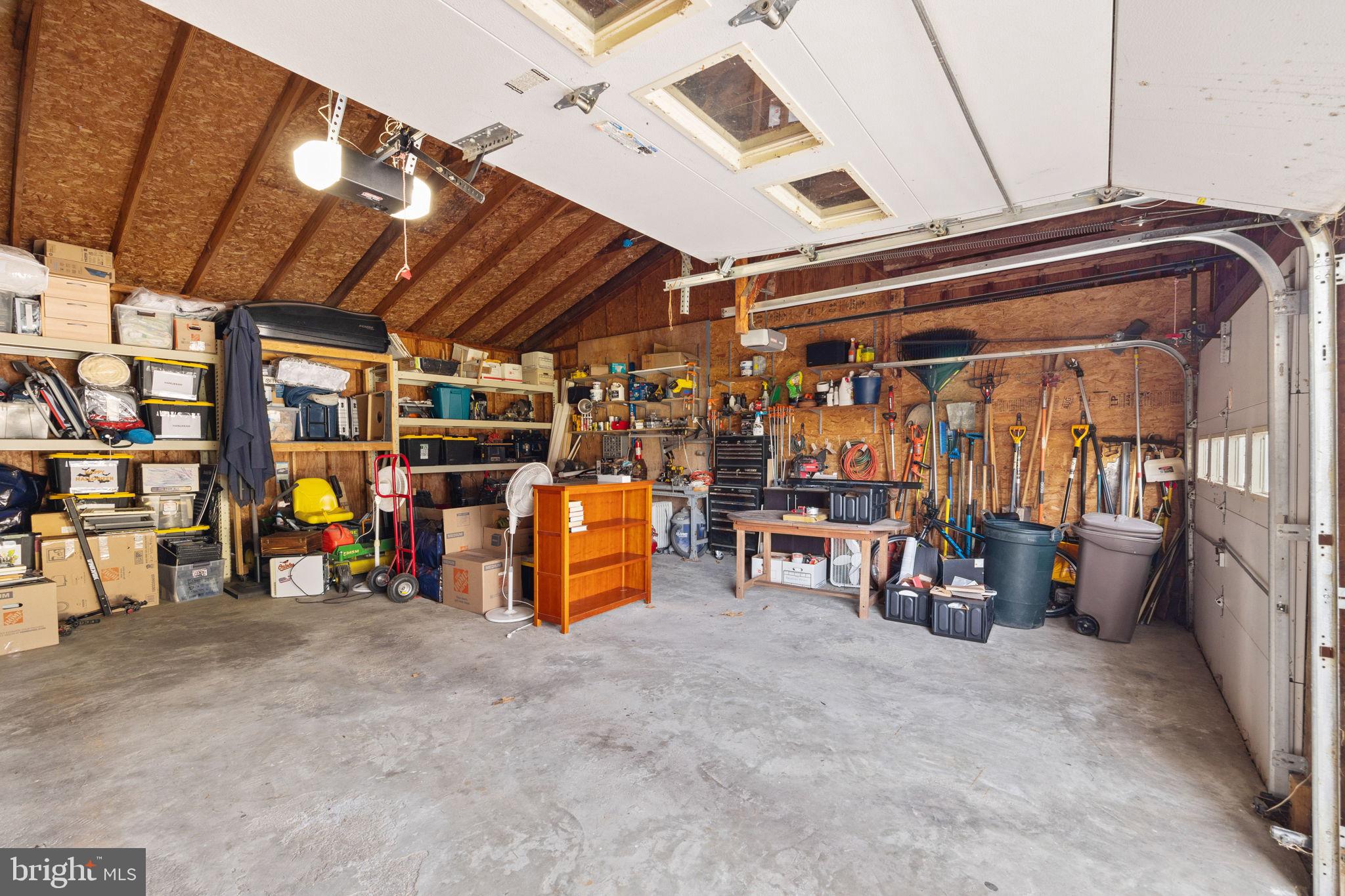 6 Hounds Hollow Ct