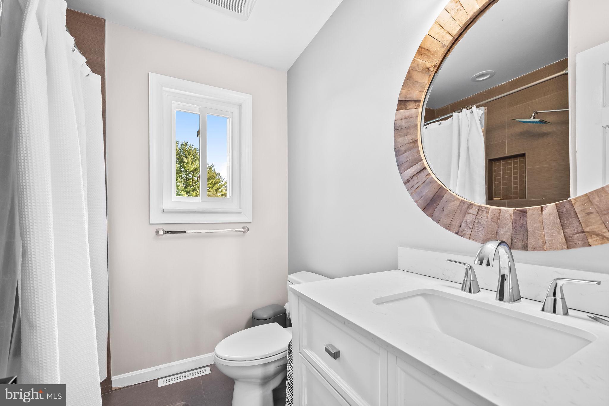6 Hounds Hollow Ct