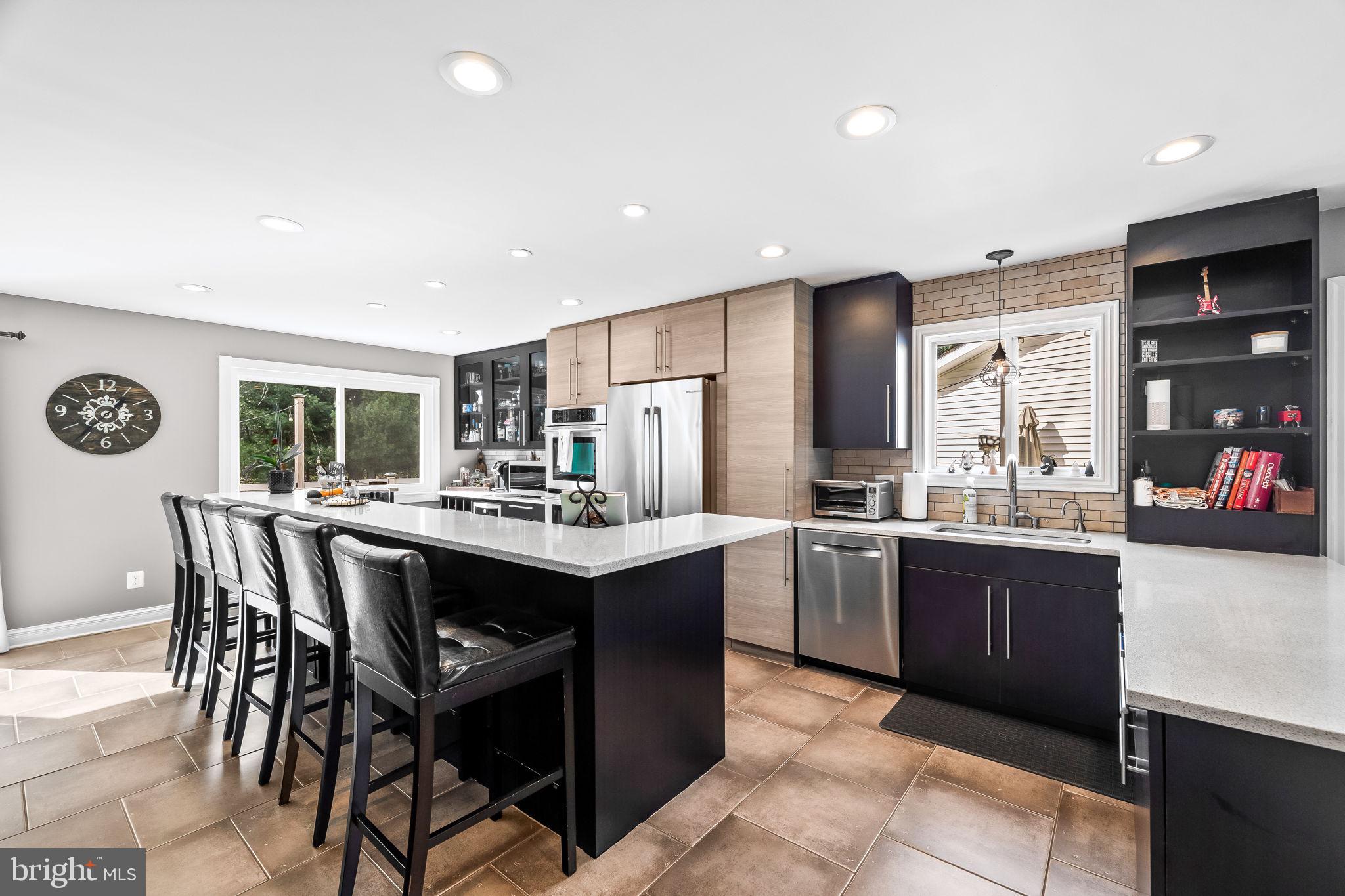 6 Hounds Hollow Ct