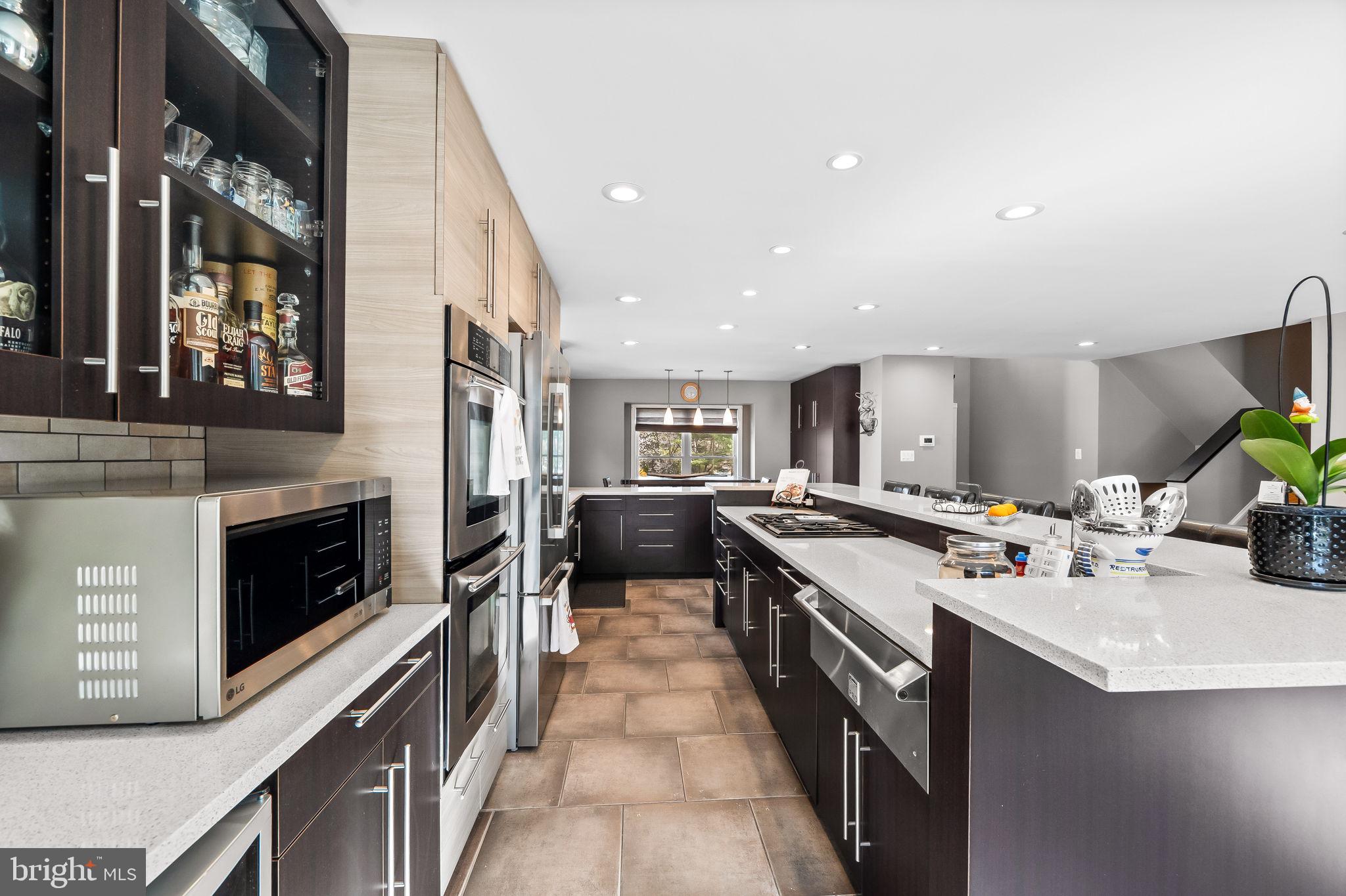 6 Hounds Hollow Ct