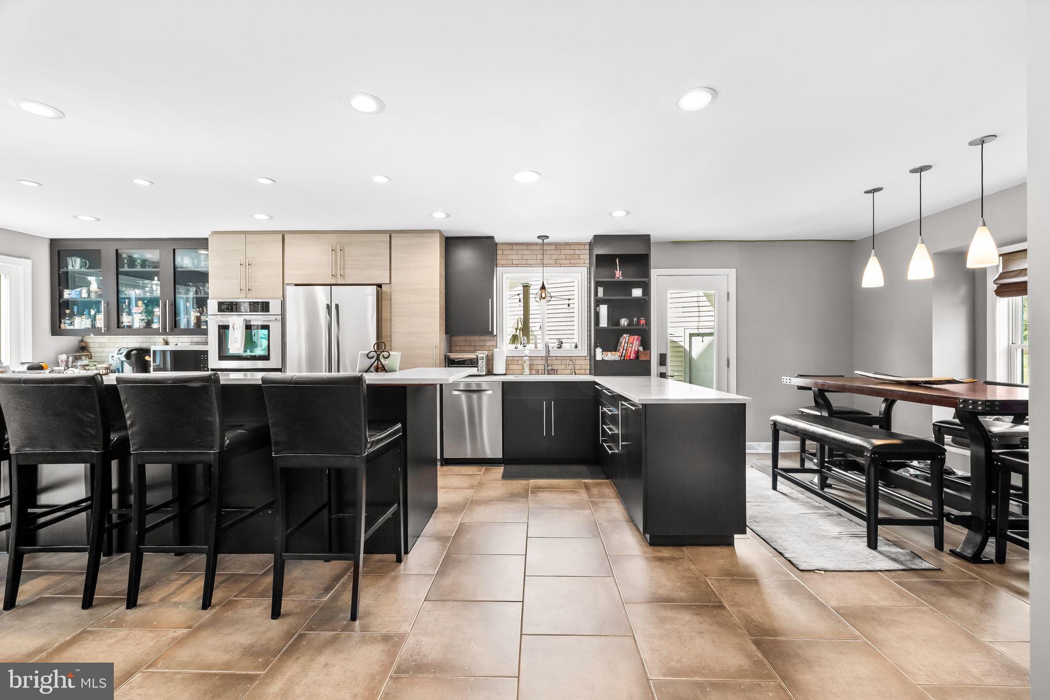 6 Hounds Hollow Ct