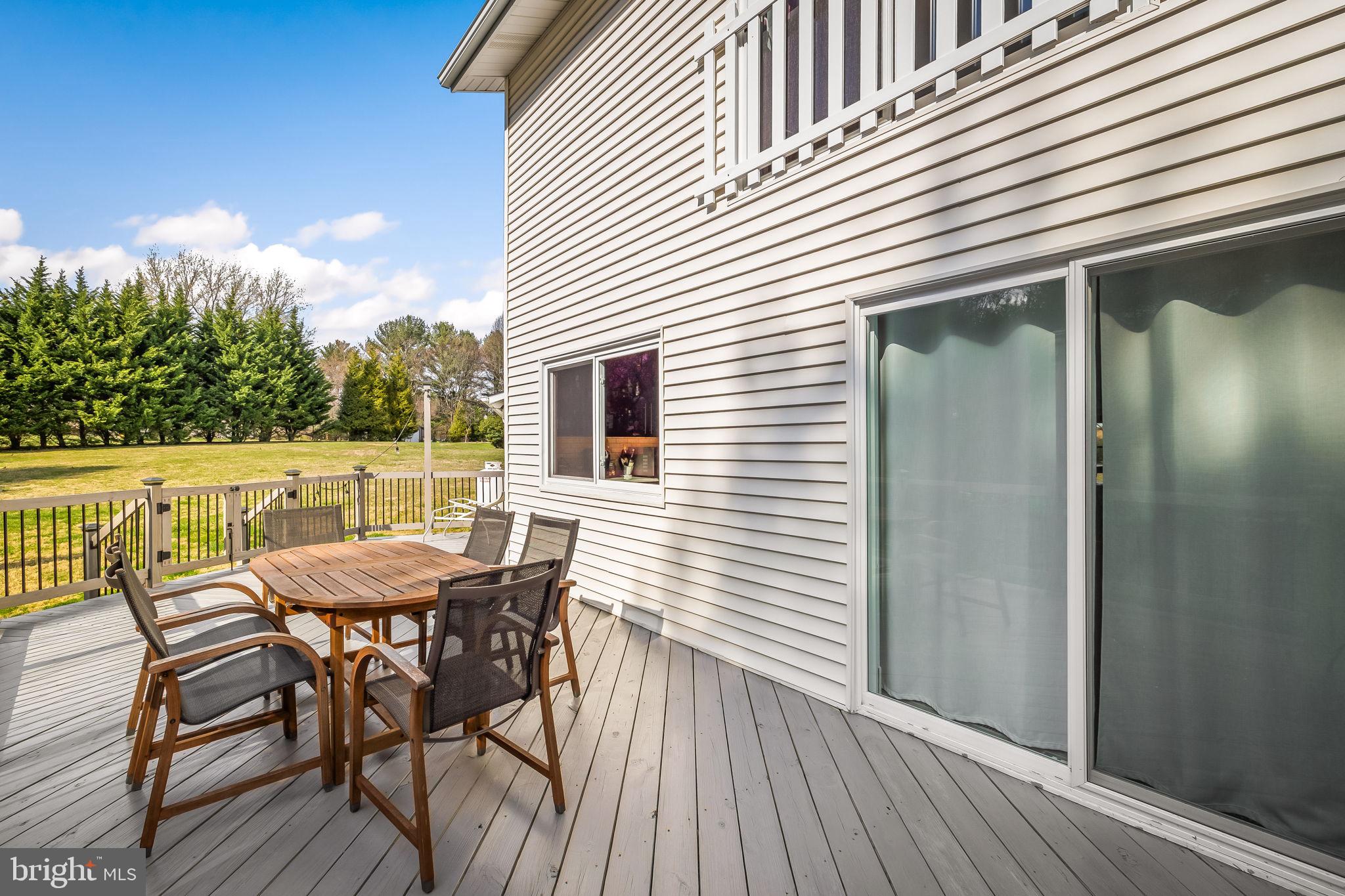6 Hounds Hollow Ct