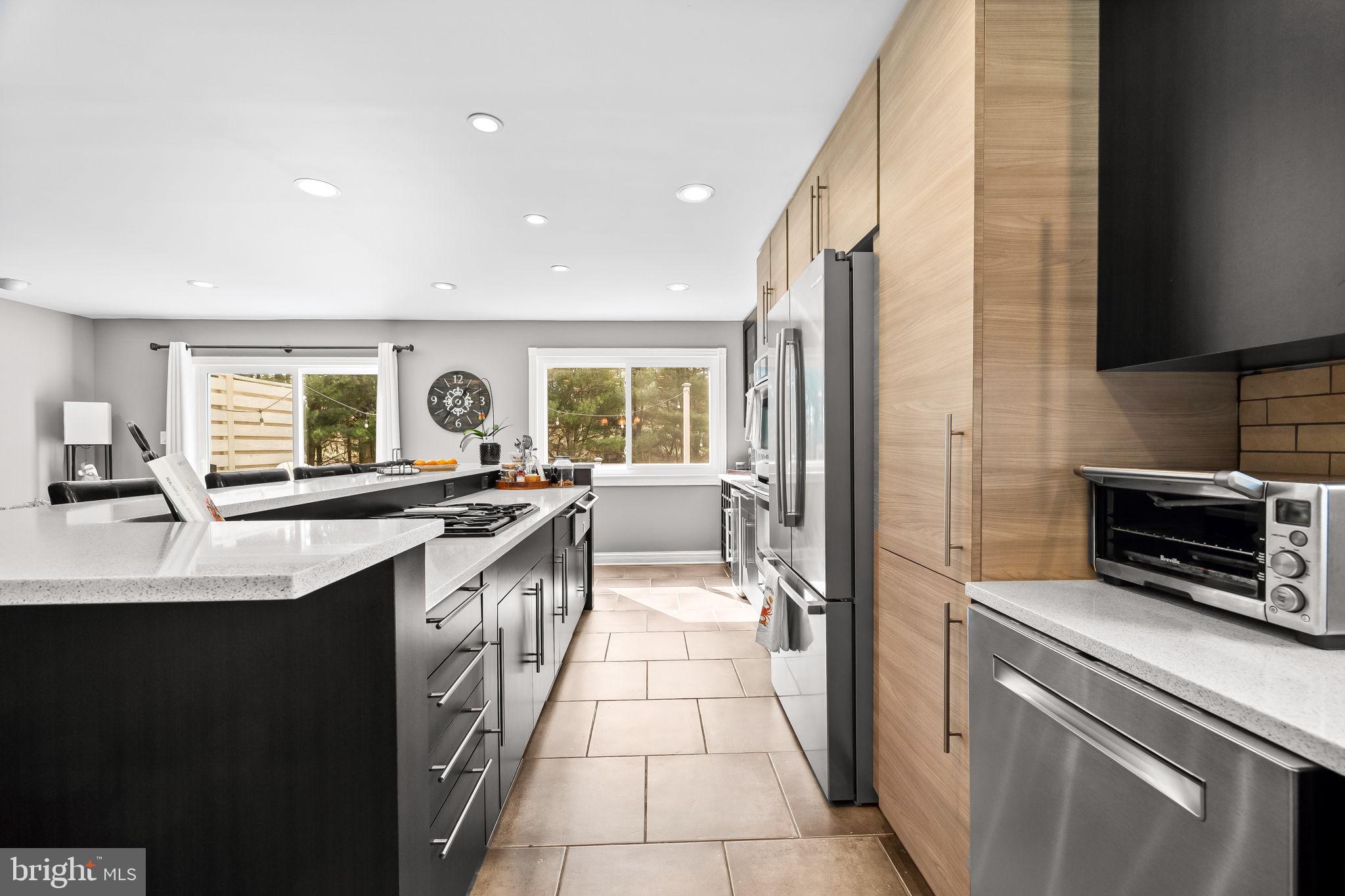 6 Hounds Hollow Ct