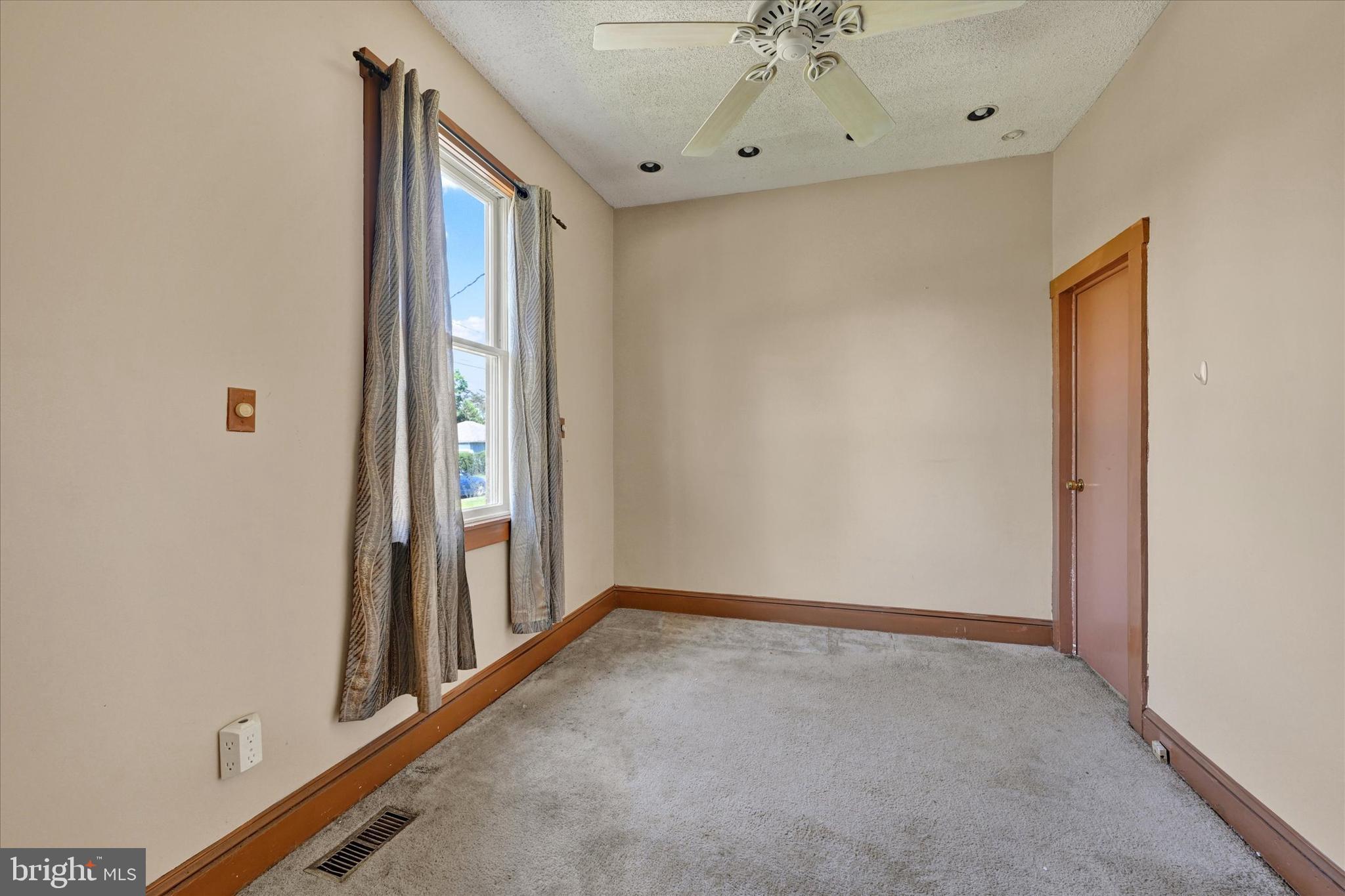 32 Berrymans Ln