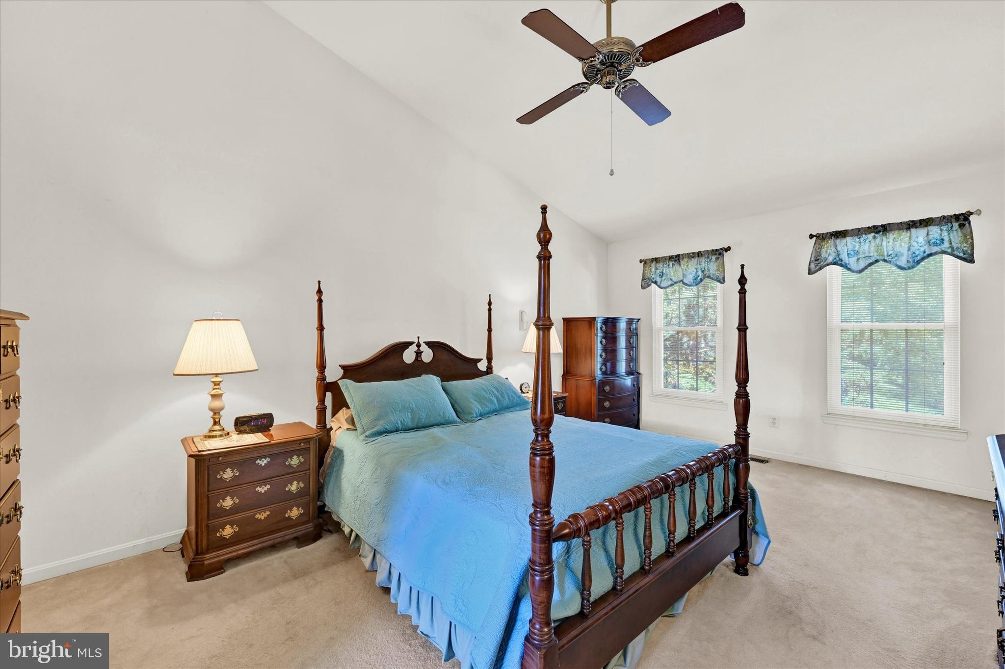 25 Warren Manor Ct