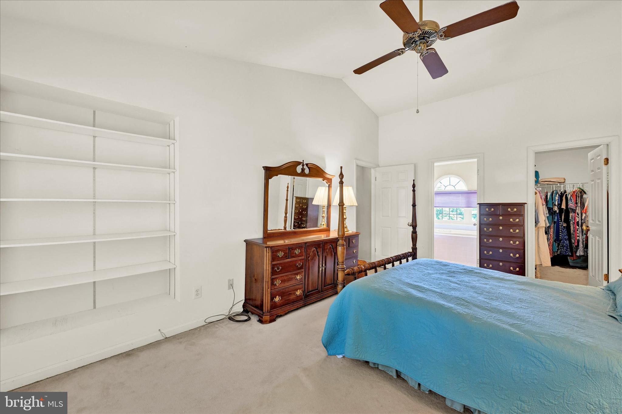 25 Warren Manor Ct