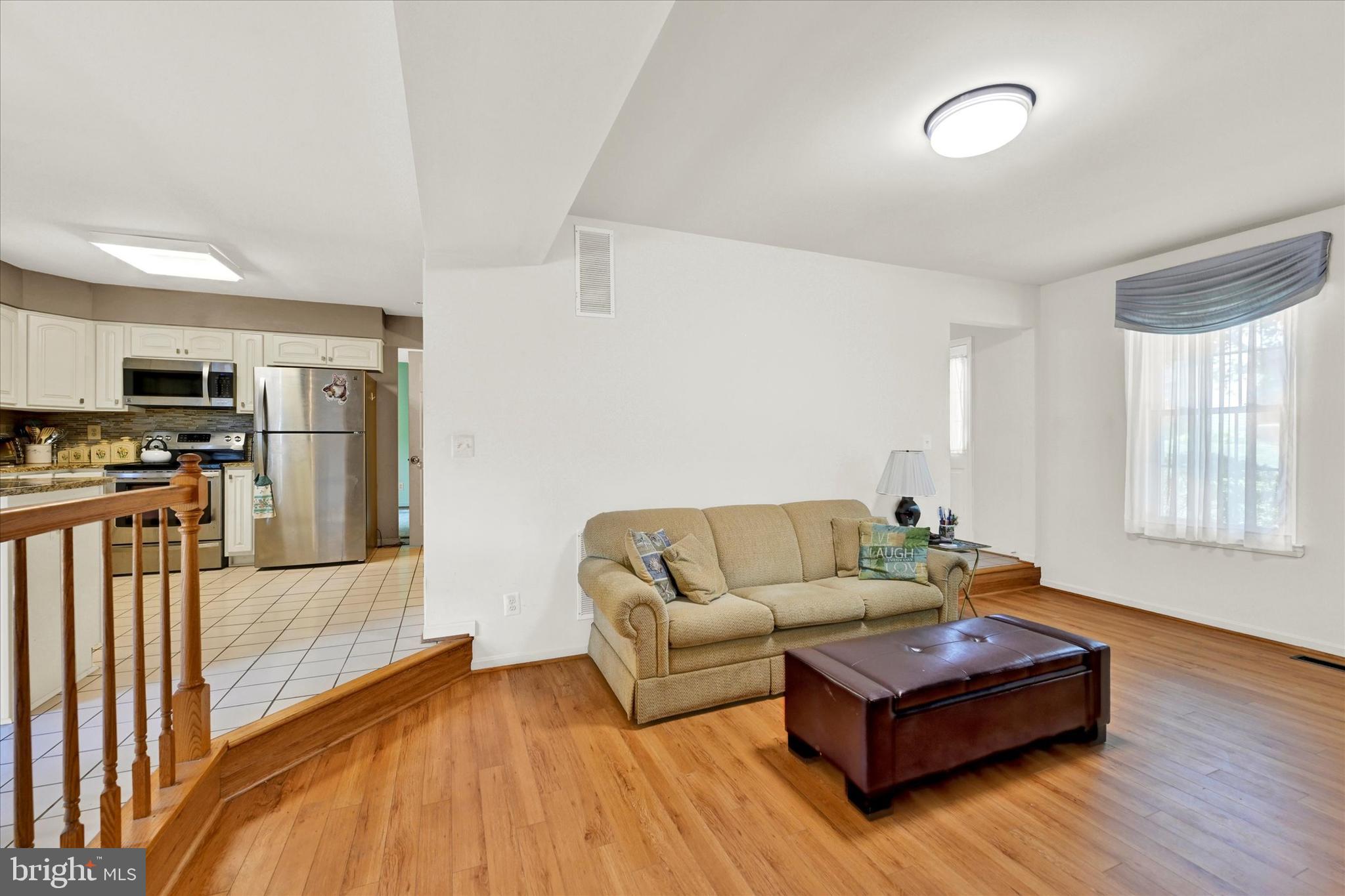 25 Warren Manor Ct