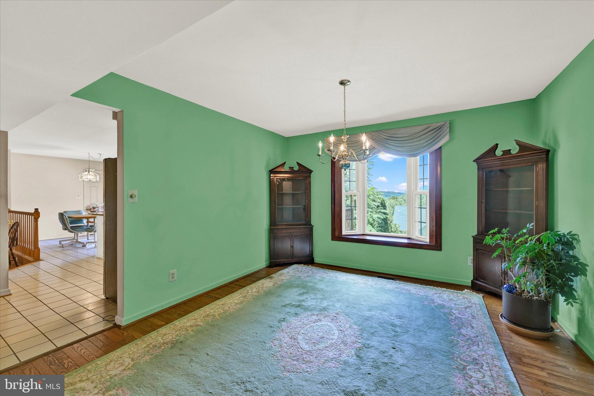 25 Warren Manor Ct