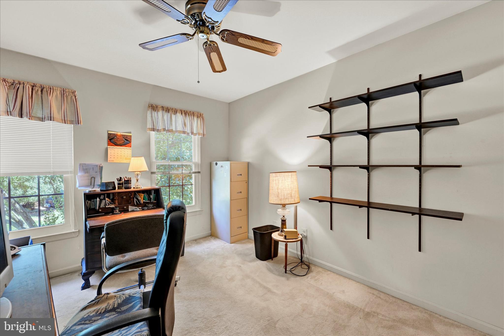 25 Warren Manor Ct