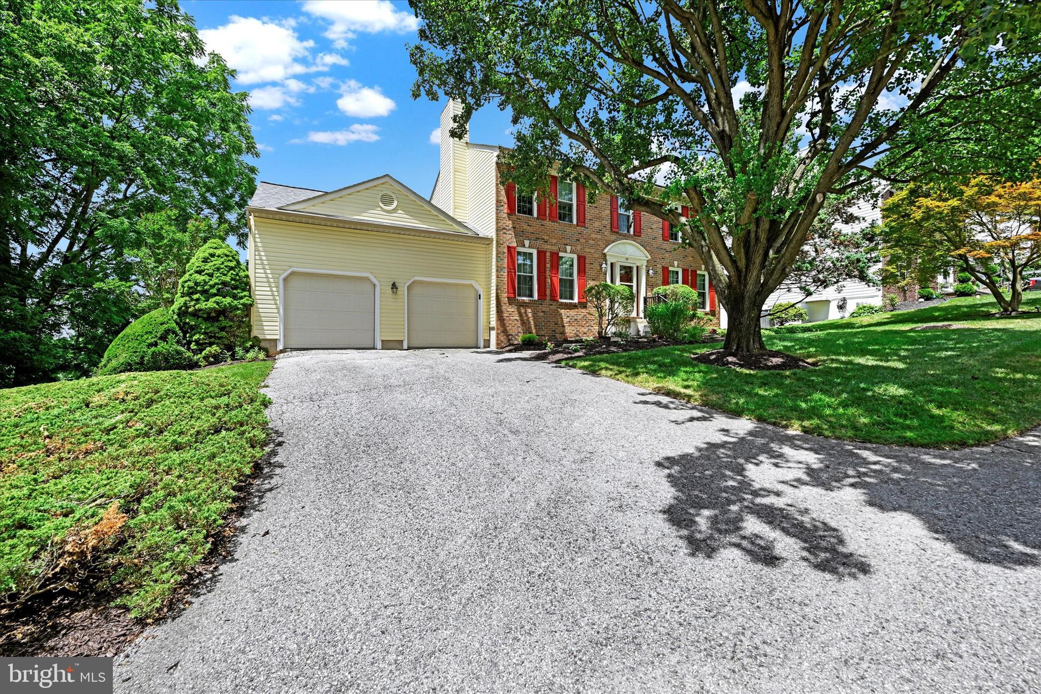 25 Warren Manor Ct
