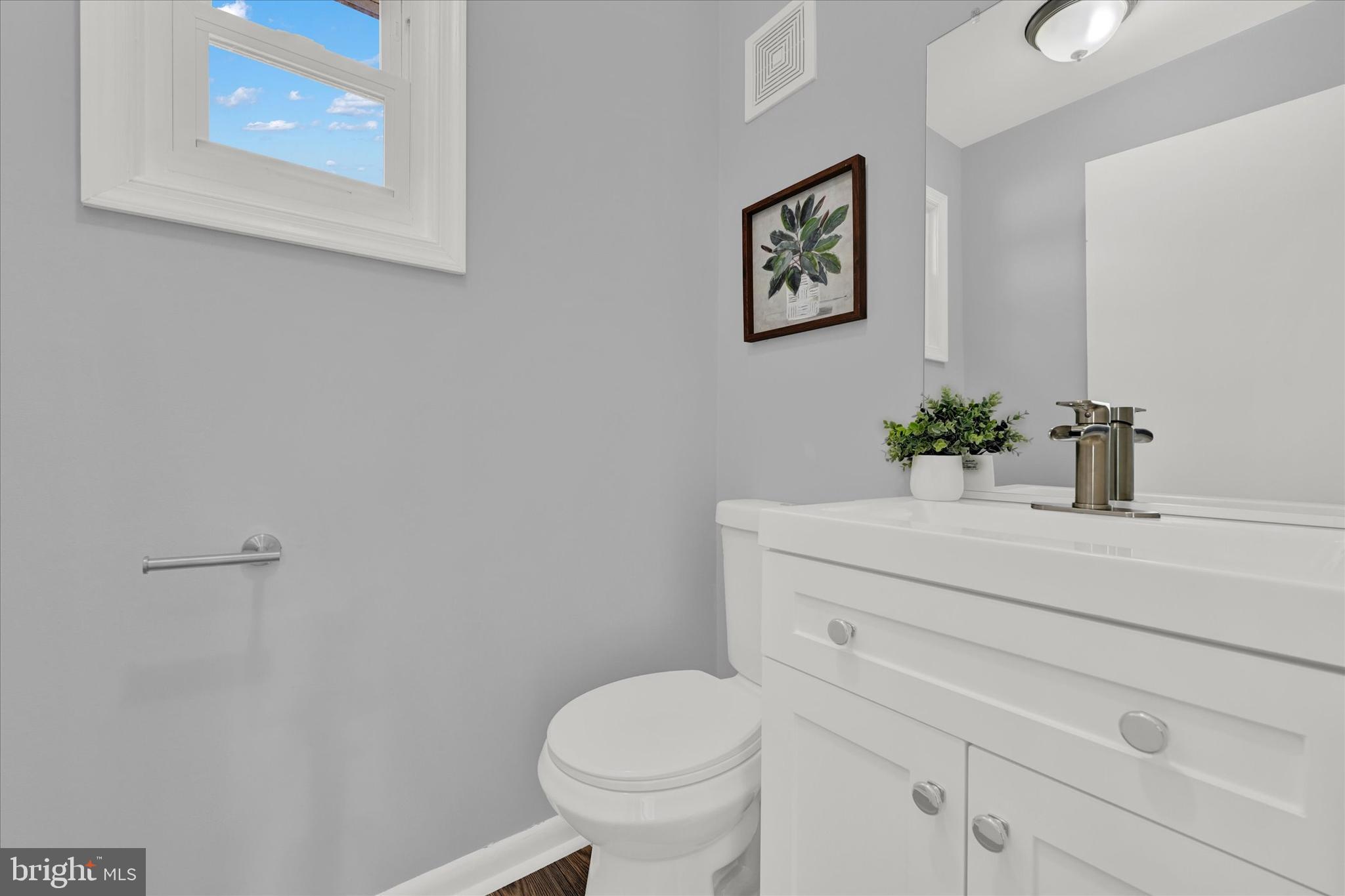 3209 Saint Lukes Ln