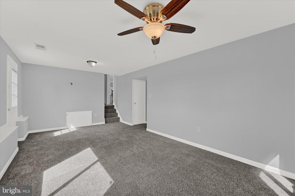 3209 Saint Lukes Ln