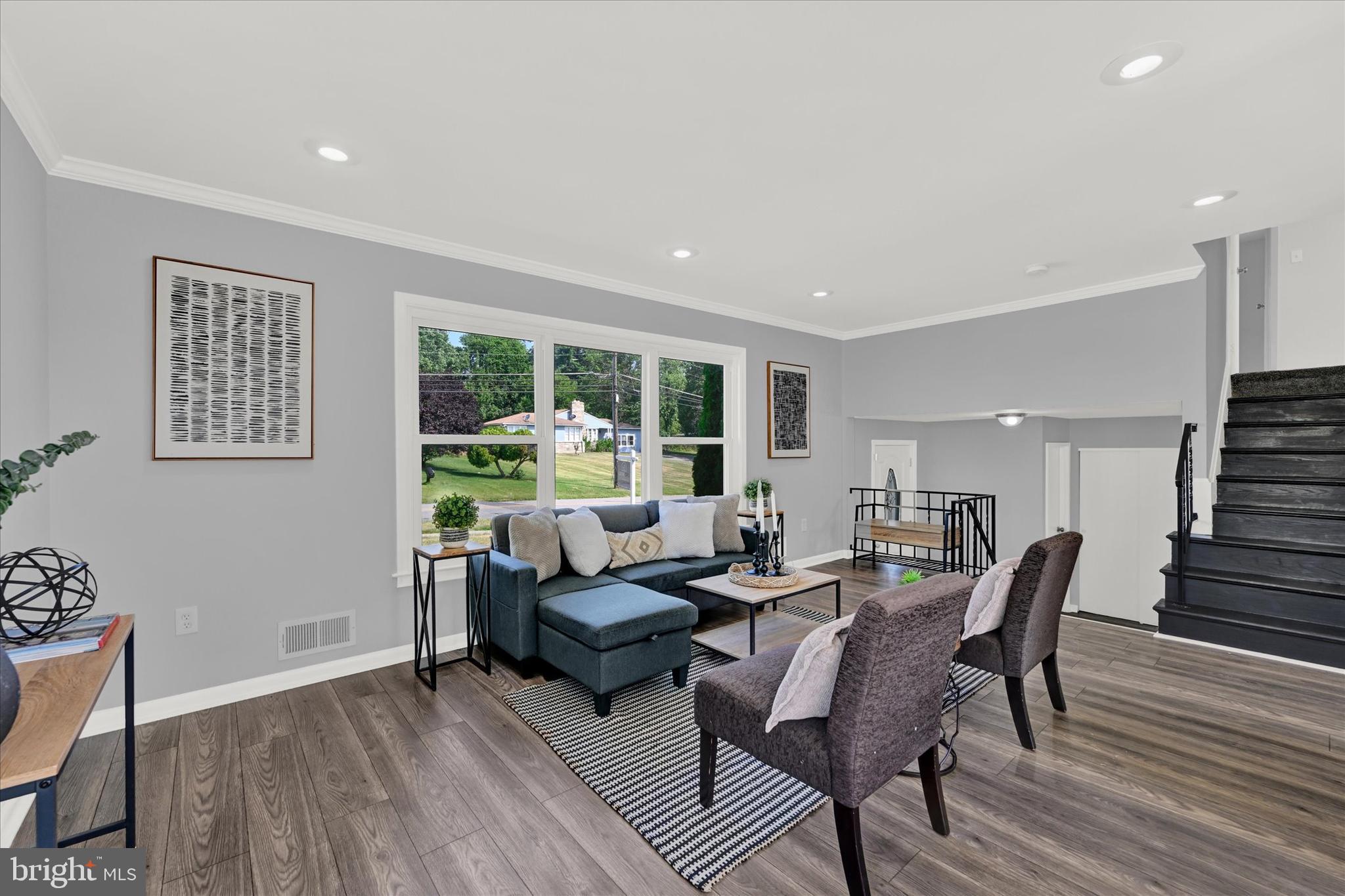 3209 Saint Lukes Ln