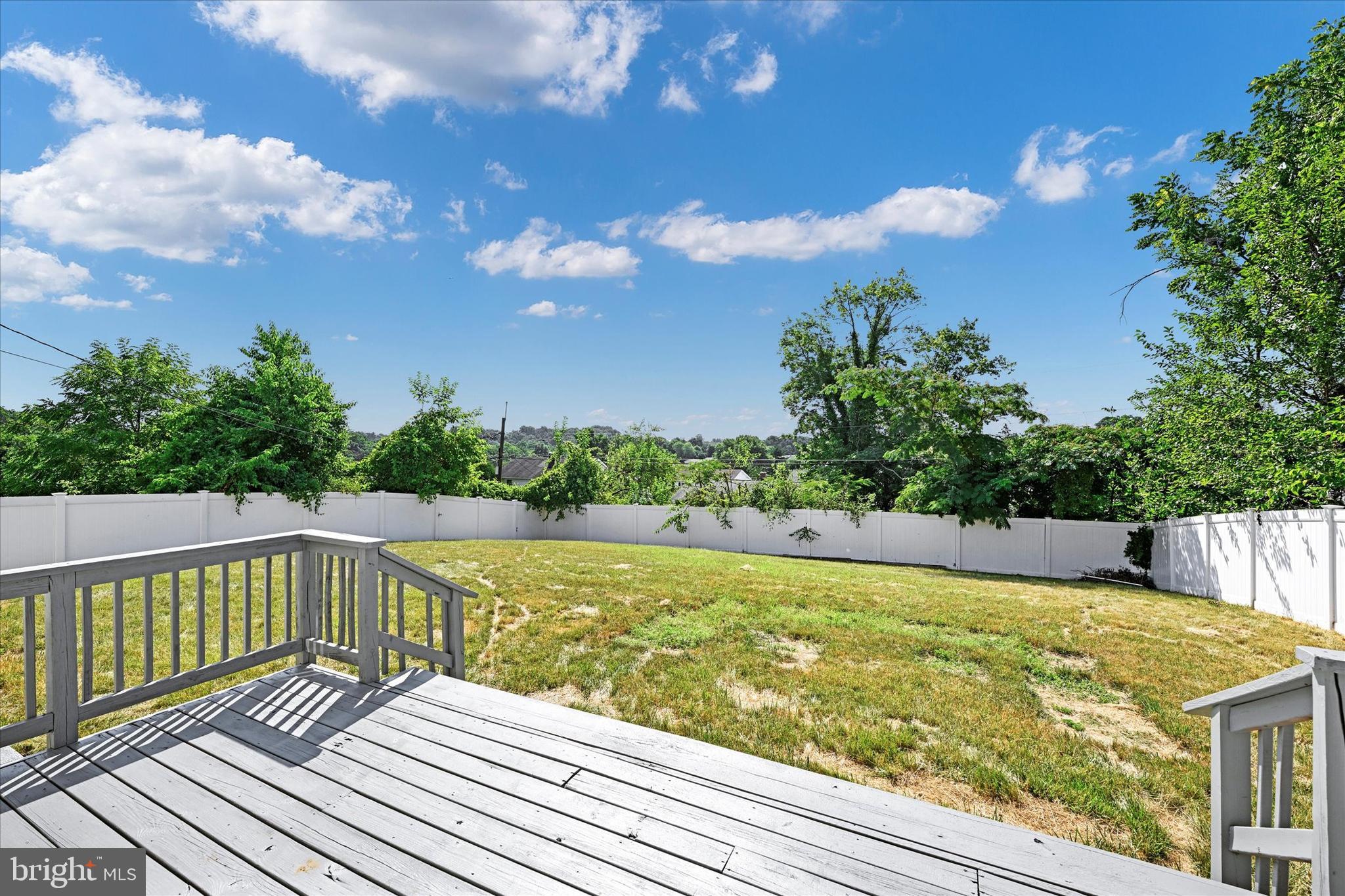 3209 Saint Lukes Ln