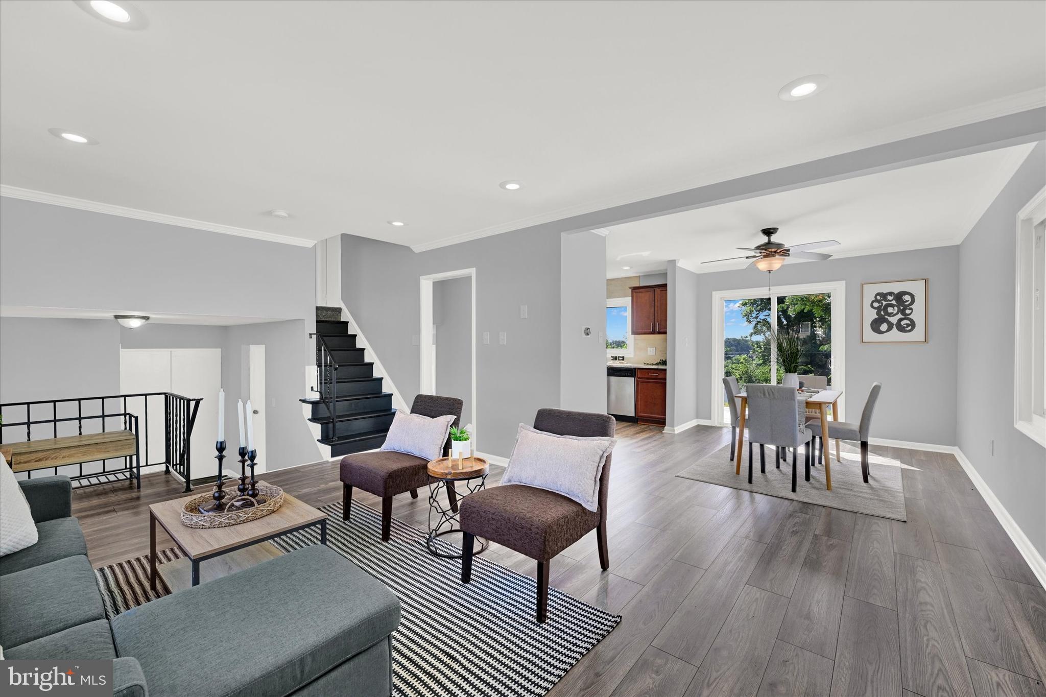 3209 Saint Lukes Ln