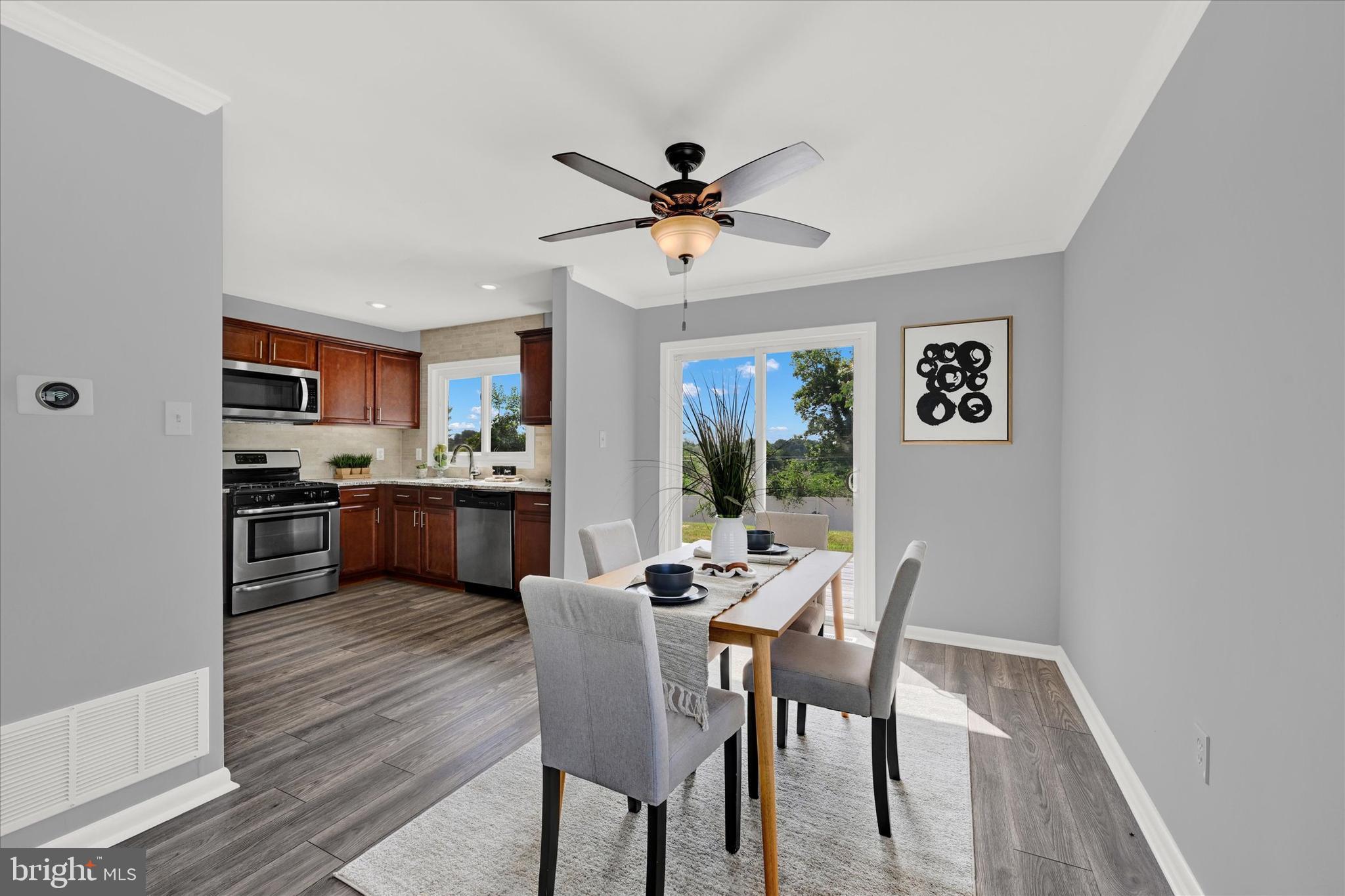 3209 Saint Lukes Ln