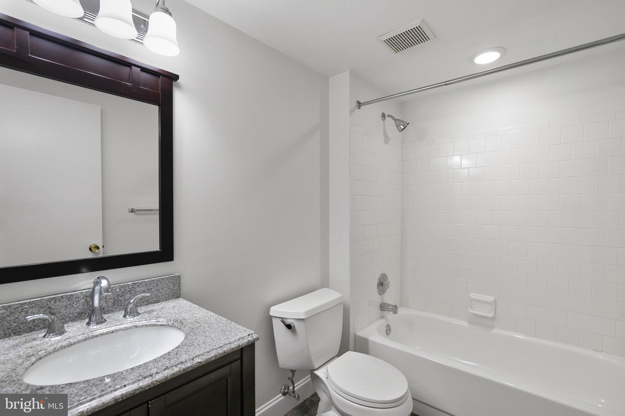 10 Stapleton Ct #202