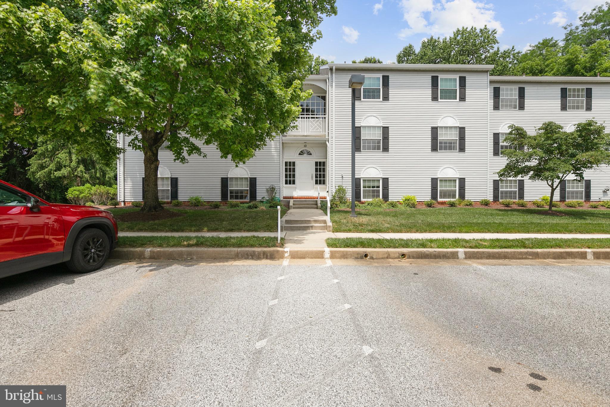 10 Stapleton Ct #202