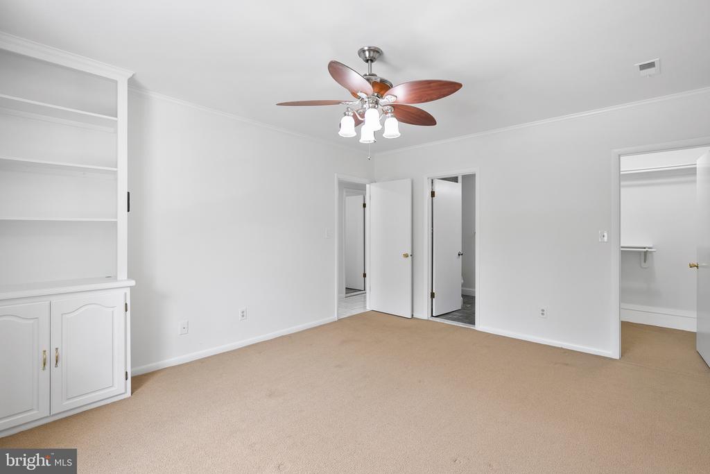 10 Stapleton Ct #202