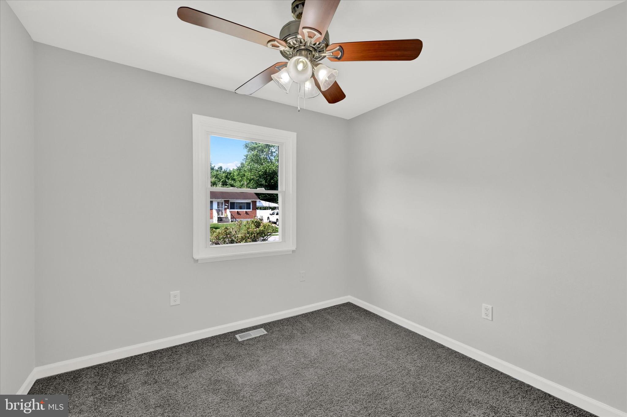 222 Candytuft Rd