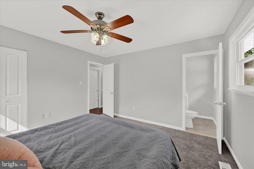 222 Candytuft Rd