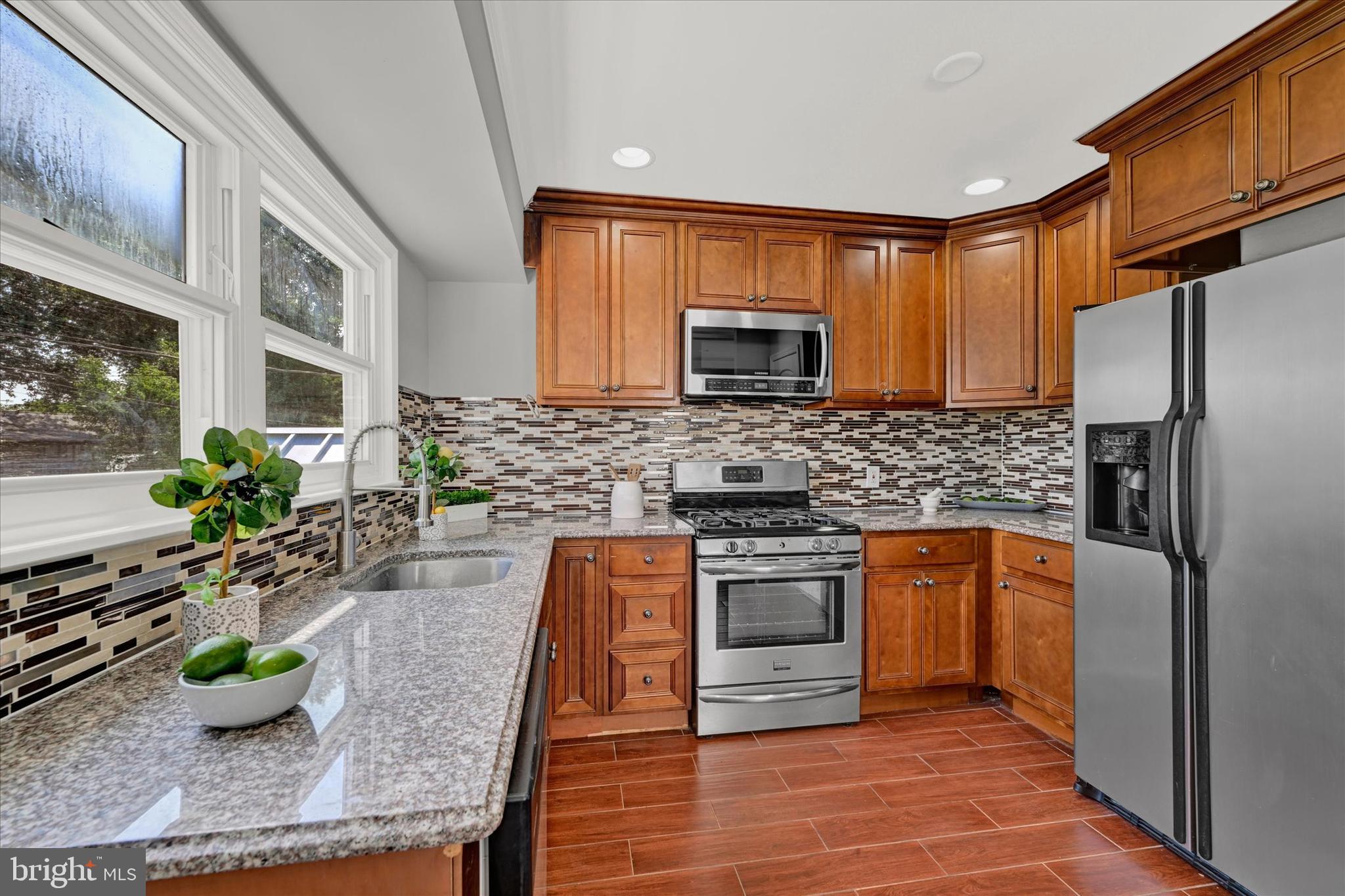 222 Candytuft Rd