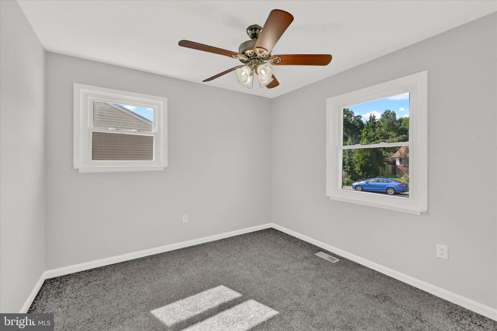 222 Candytuft Rd
