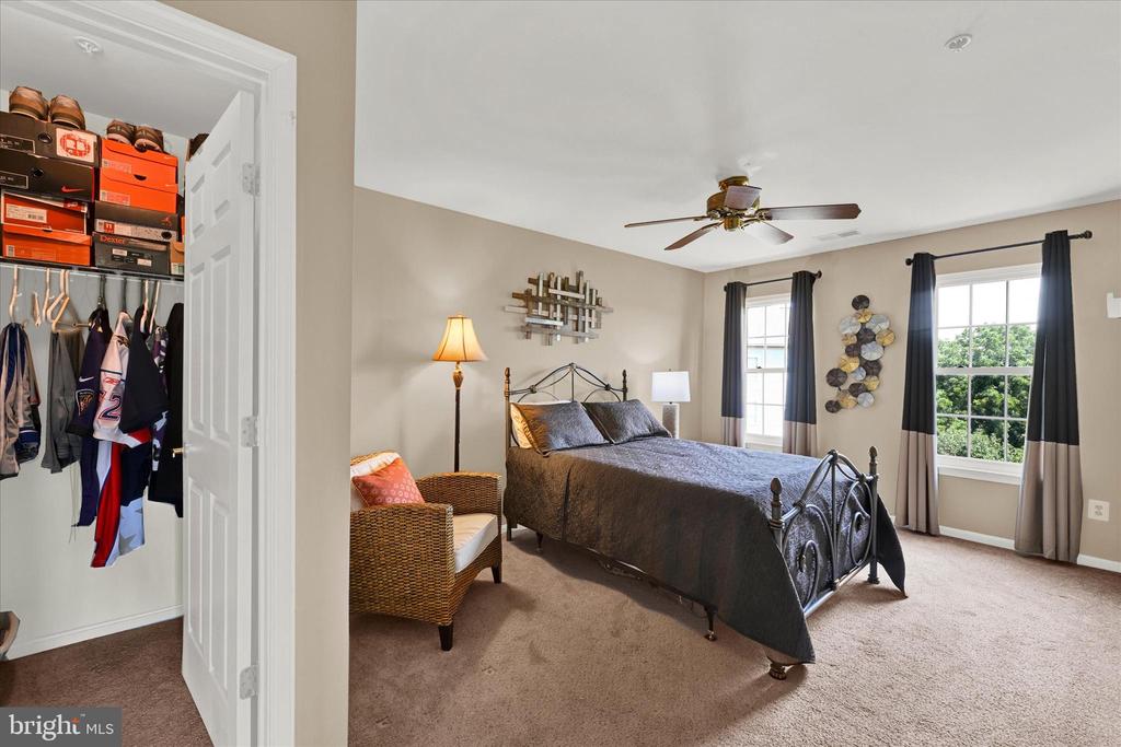 8805 Stone Ridge Cir #302