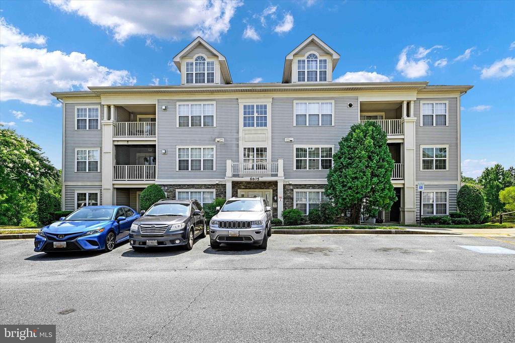 8805 Stone Ridge Cir #302